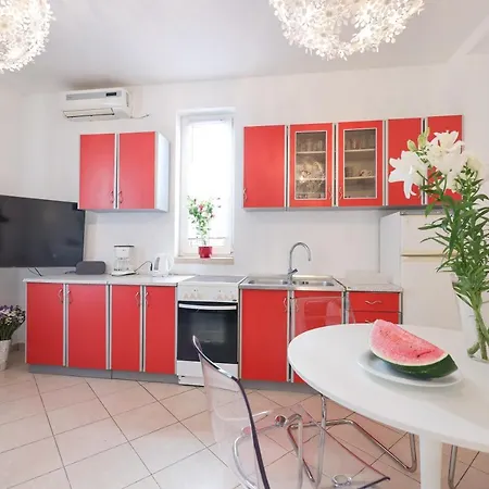 Cosy Apartman 扎达尔